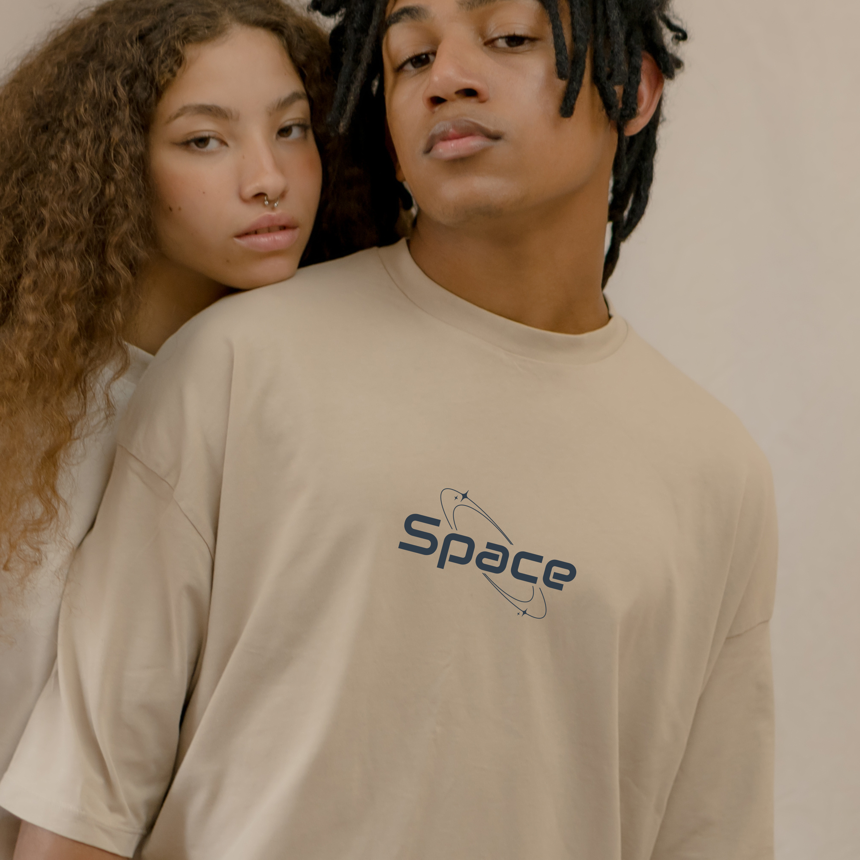 The Ultimate Guide to Oversized T-Shirts: Style, Comfort, and Trend