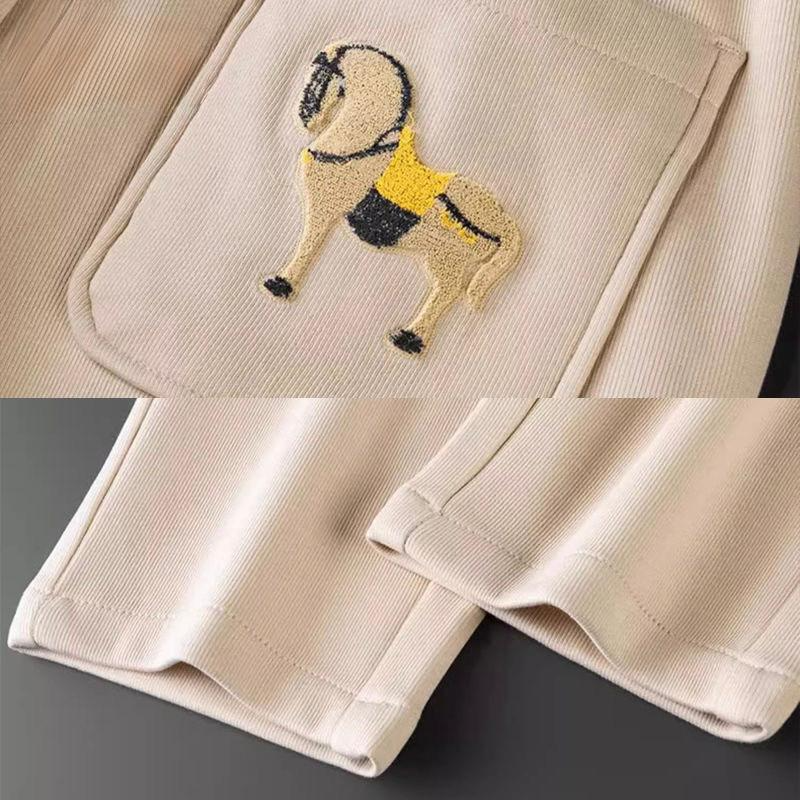 Premium Embroidered Horse Sweatshirt – Stylish Unisex Pullover with Classic Horse Design